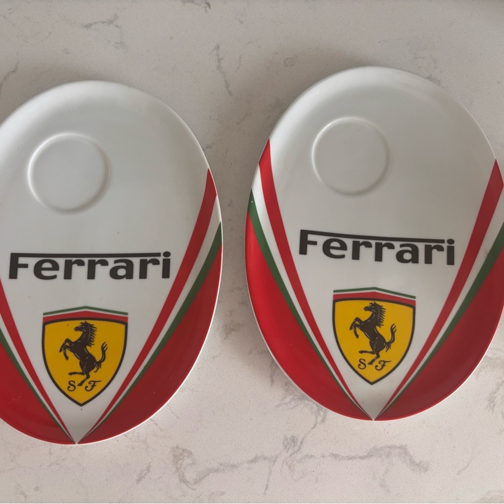2 Ferrari Oval Plate with Red and Green Stripes - Picture 2 of 6